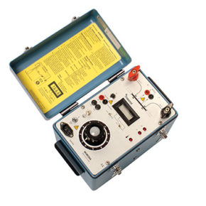 Megger MOM200A: 200 A micro-ohmmeter
