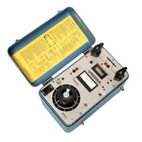 Megger MOM600A: 600 A micro-ohmmeter